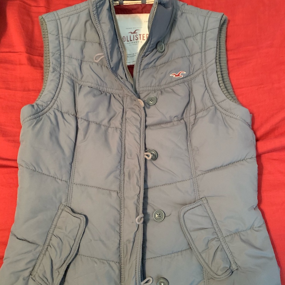 Hollister puffy vest